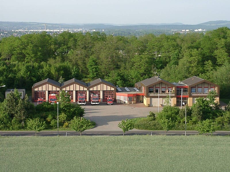 Die Feuerwache West im Sommer